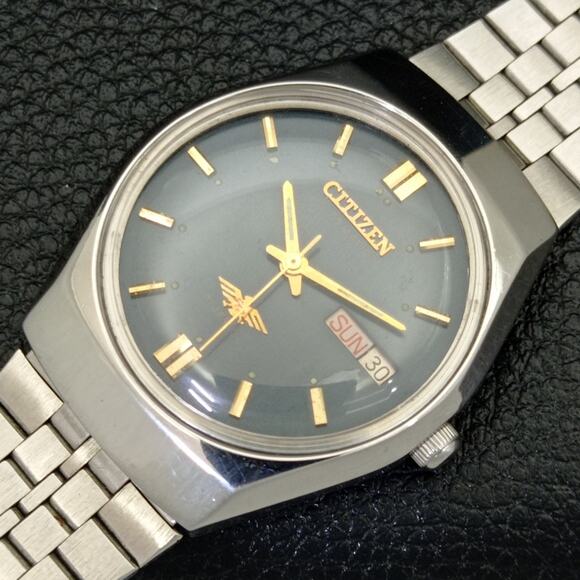 Vintage 1977 Citizen Automatic Mens Silver Watch W/daydate & Gold accents - Picture 6 of 9
